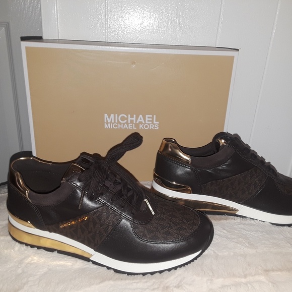 AUTHENTIC MICHAEL KORS SHOES SIZE 8.5 - Picture 1 of 5